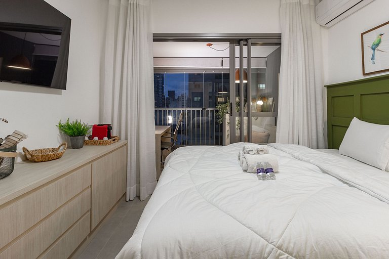 Conforto e charme: Apt em Moema c/ varanda