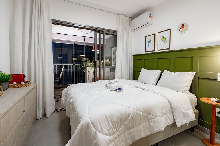 Conforto e charme: Apt em Moema c/ varanda