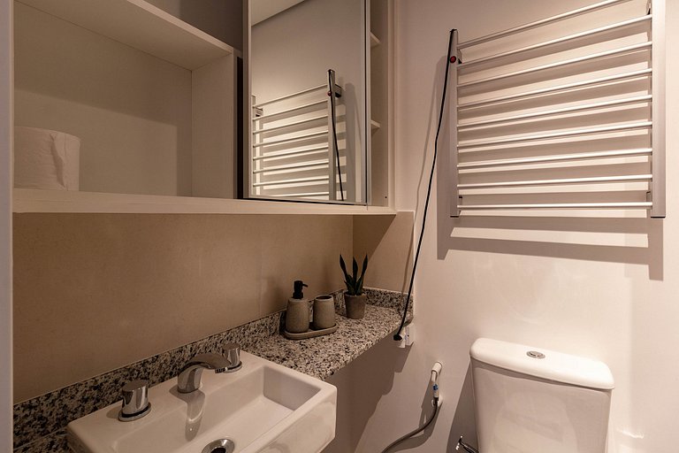 Conforto e charme: Apt em Moema c/ varanda