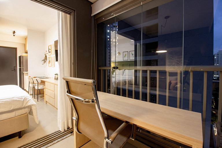 Conforto e charme: Apt em Moema c/ varanda