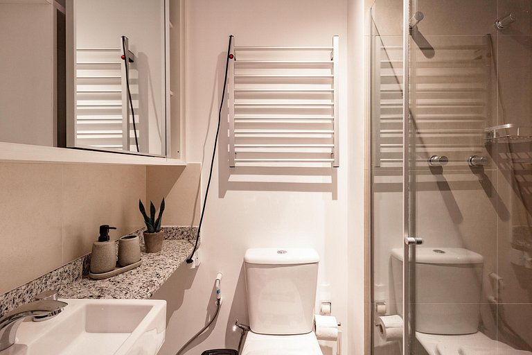 Conforto e charme: Apt em Moema c/ varanda