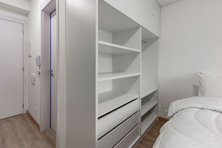 Conforto: Apto c/ cama queen em Moema