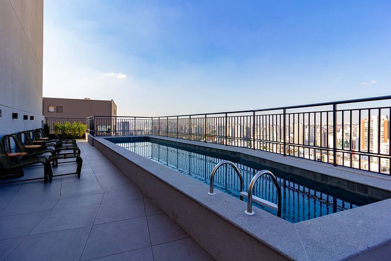 Apto completo com cama queen-size