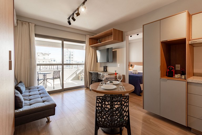 Apartamento amplo e elegante em Moema