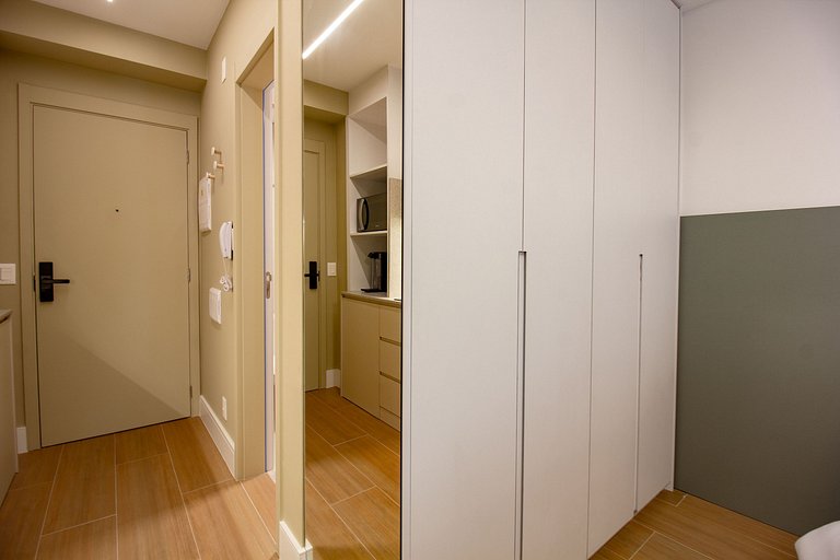 Apto superior c/ cama queen e linda vista