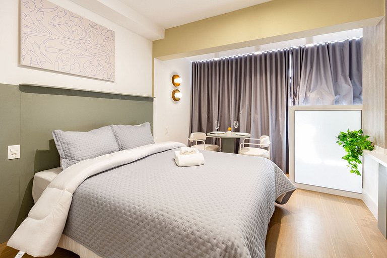Apto superior c/ cama queen e linda vista