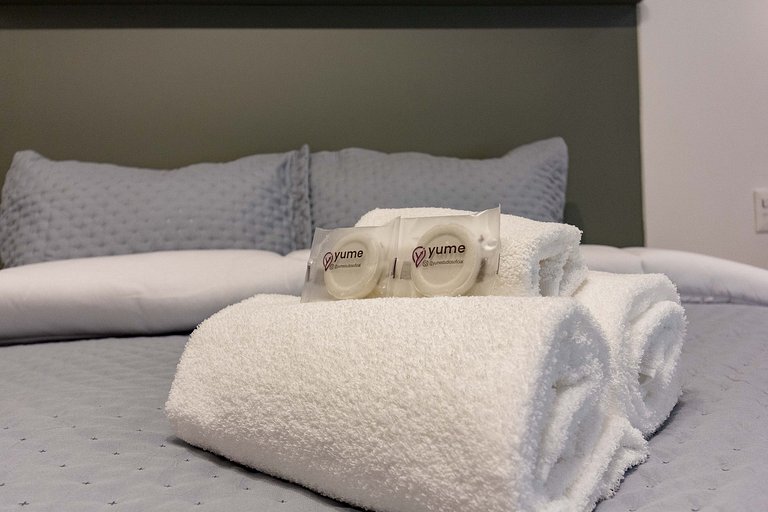 Apto superior c/ cama queen e linda vista