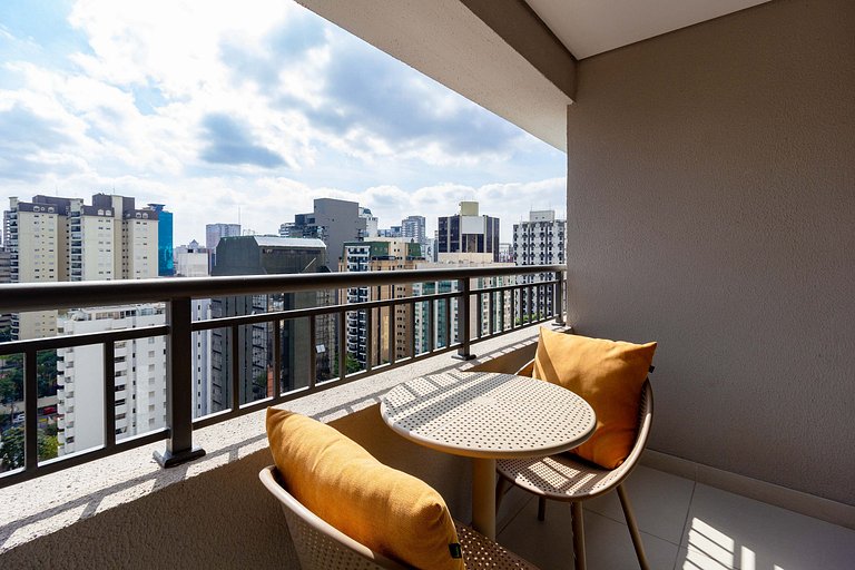 Apto superior com varanda em Moema