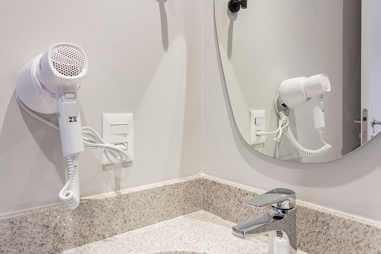 Luxo em Moema: Apto completo com varanda