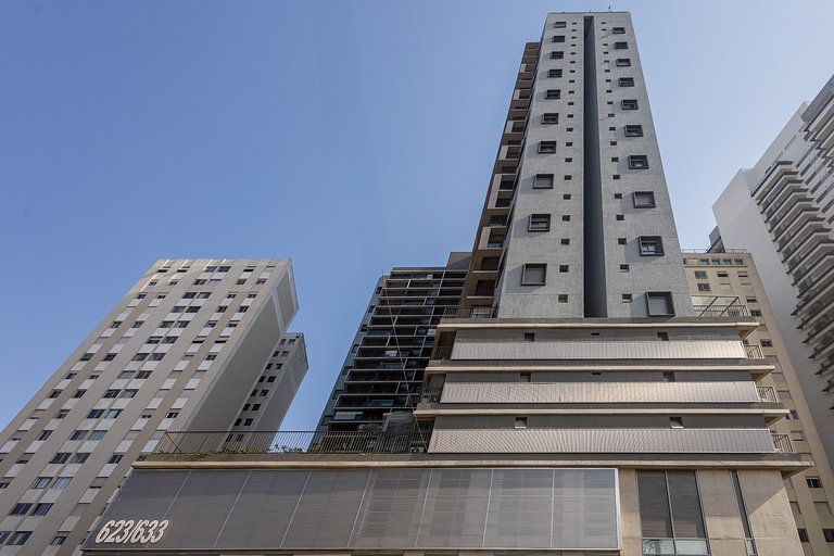 Conforto e luxo: Apto completo próximo do metrô