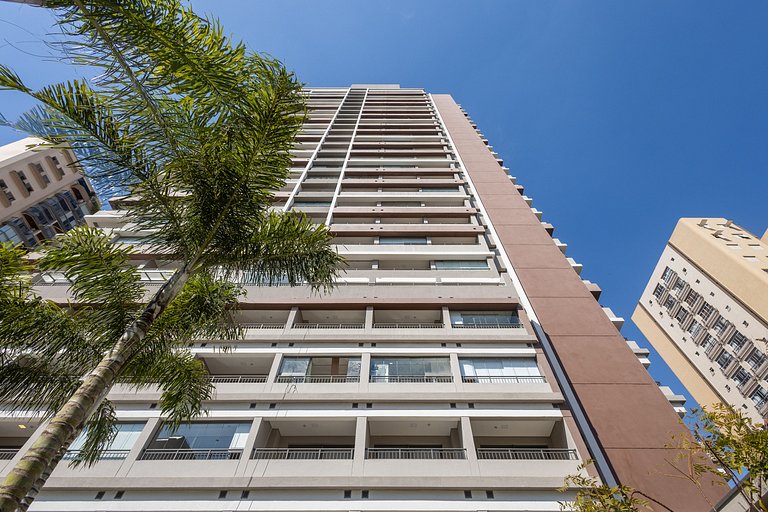 Apartamento com varanda e vista para São Paulo