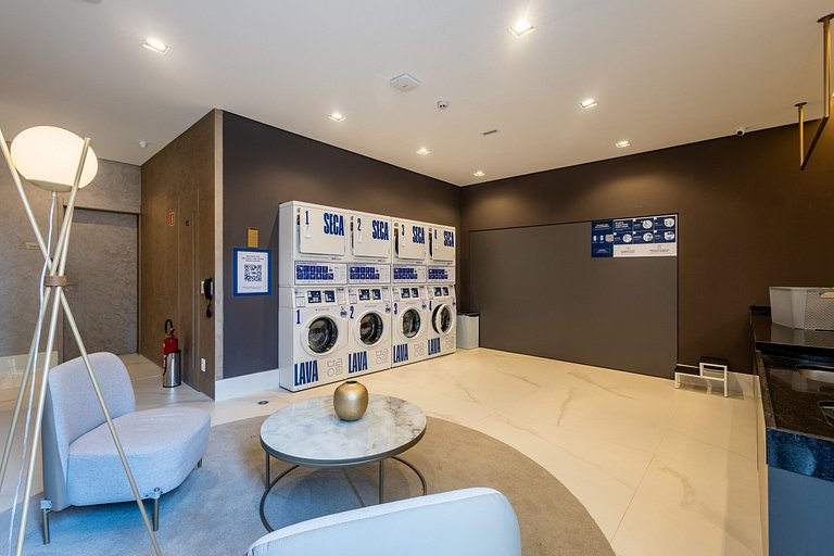 Apartamento com varanda e vista para São Paulo