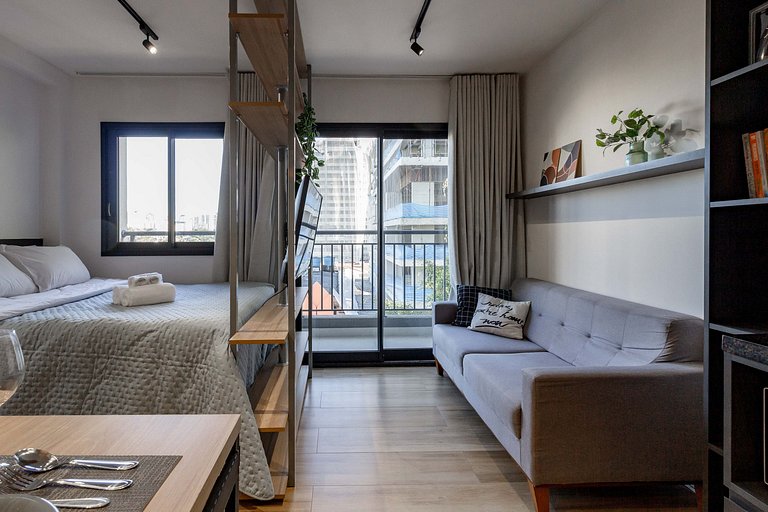 Encanto e conforto: Ap completo c varanda em Moema