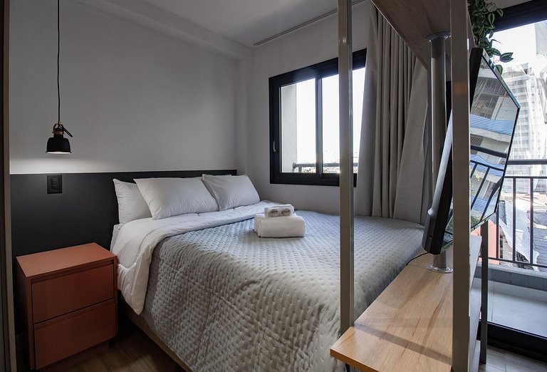 Encanto e conforto: Ap completo c varanda em Moema