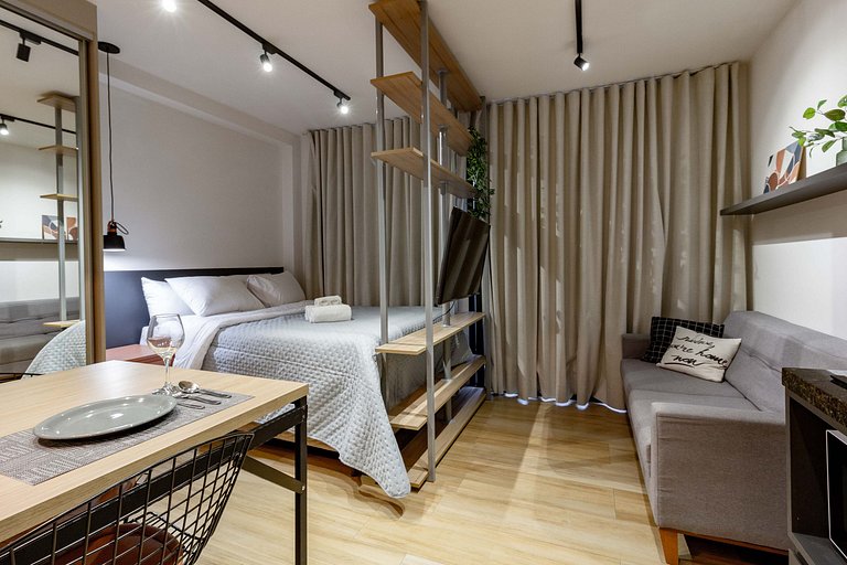 Encanto e conforto: Ap completo c varanda em Moema