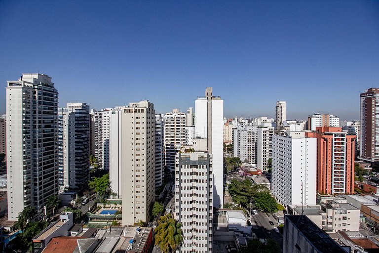 Apto completo c/ varanda em Moema