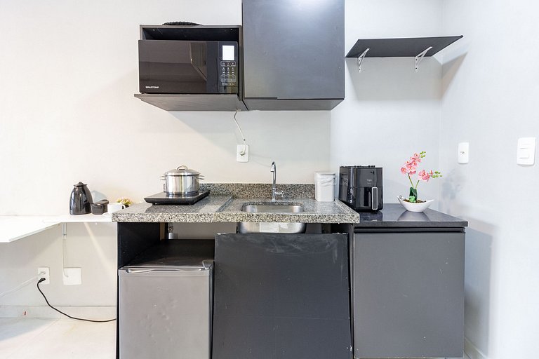 Studio em Pinheiros c/ Sauna e Varanda