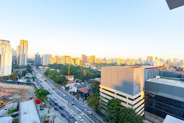 Studio em Pinheiros c/ Sauna e Varanda
