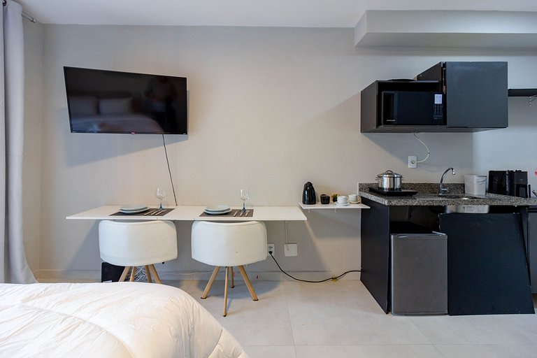 Studio em Pinheiros c/ Sauna e Varanda
