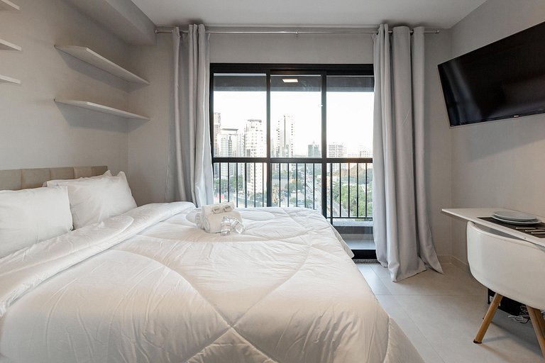 Studio em Pinheiros c/ Sauna e Varanda