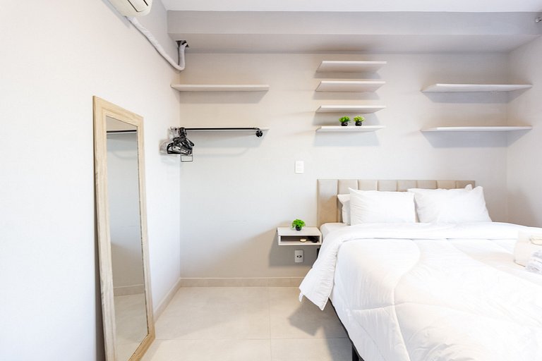 Studio em Pinheiros c/ Sauna e Varanda