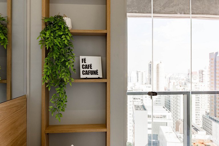 Apto elegante em andar alto próx da Paulista