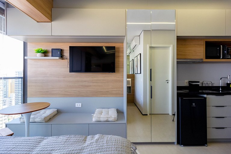 Apto elegante em andar alto próx da Paulista