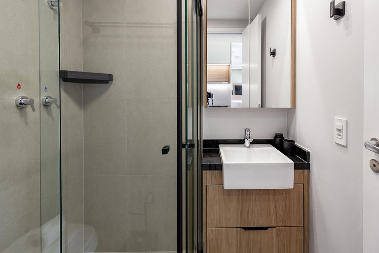 Apto elegante em andar alto próx da Paulista