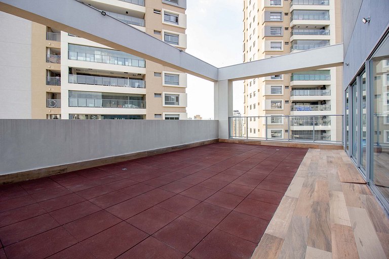 Apto Charmoso com Varanda e Conforto