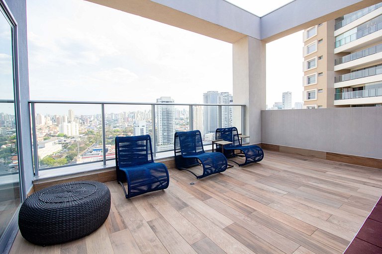 Apto Charmoso com Varanda e Conforto