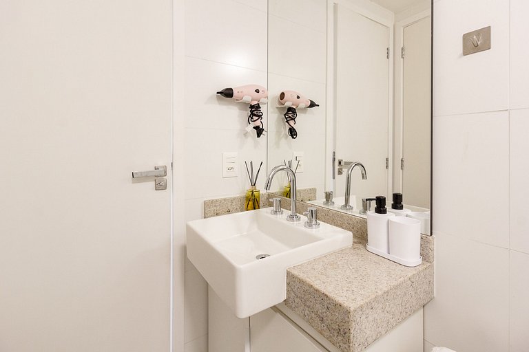 Apto 2 Quartos em Moema c/ Piscina e Coworking