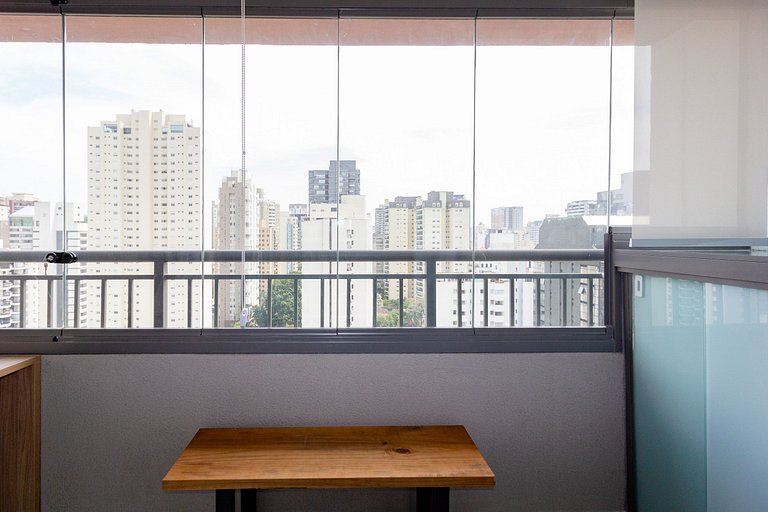 Studio em Moema com Vista Incrível e Varanda