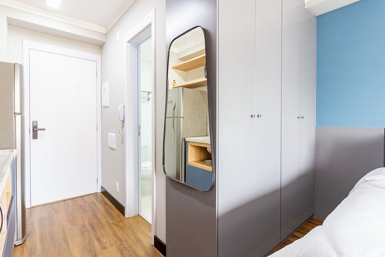 Luxo em Moema: Apto completo com varanda