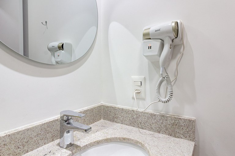 Luxo em Moema: Apto completo com varanda