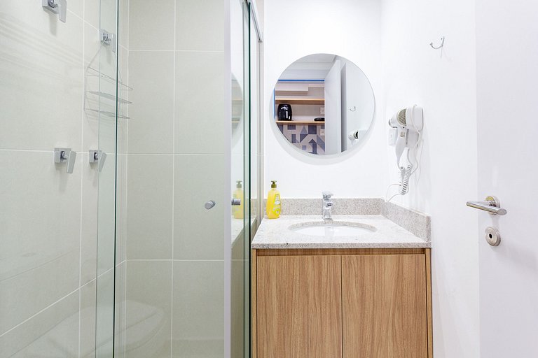 Luxo em Moema: Apto completo com varanda