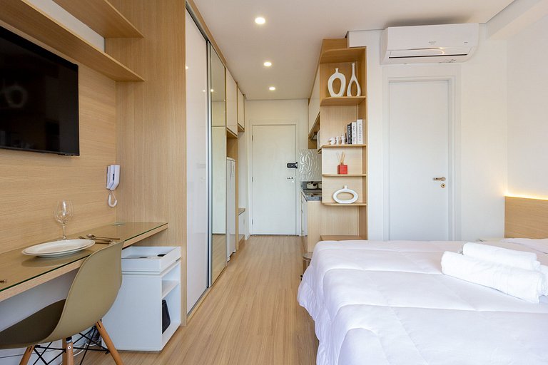 Encanto e charme | Apto completo c/ varanda