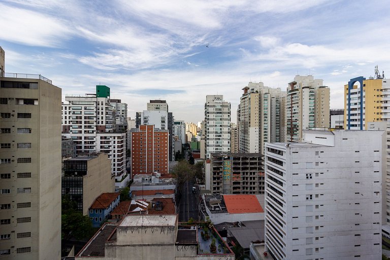 Encanto e charme | Apto completo c/ varanda