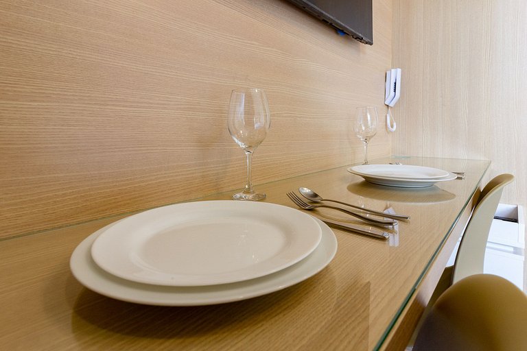 Encanto e charme | Apto completo c/ varanda