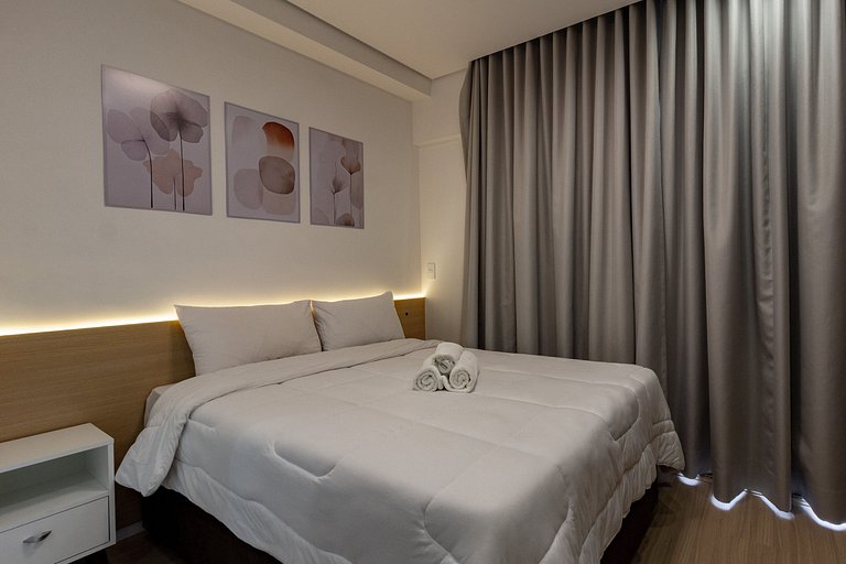 Encanto e charme | Apto completo c/ varanda