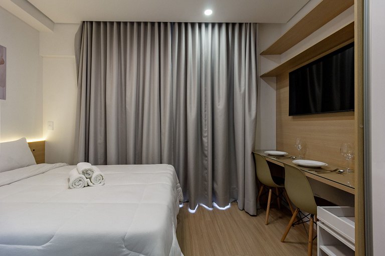 Encanto e charme | Apto completo c/ varanda