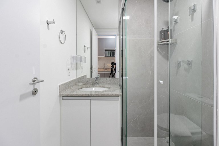 Apto completo em Moema c/ cama queen e WI-FI