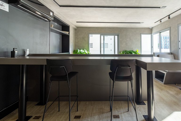 Studio Brooklin c/ Varanda, Metrô, Piscina e Coworking