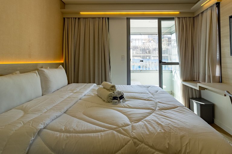 Studio Premium Brooklin c/ Ar-Condicionado e Piscina