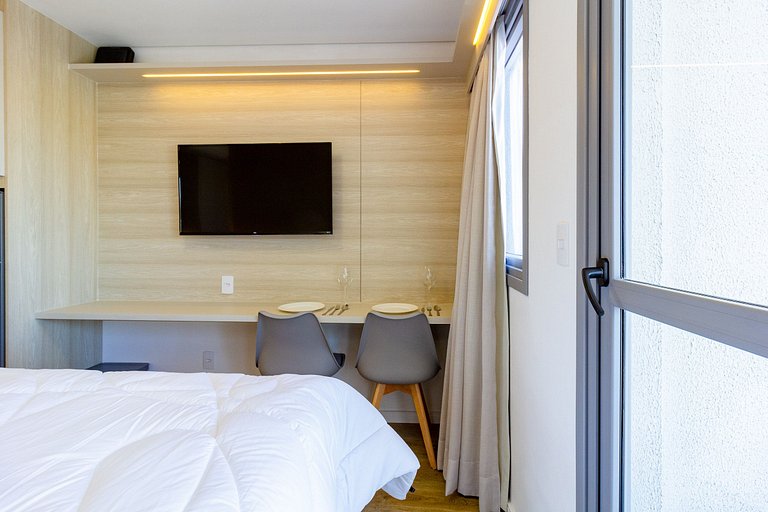 Studio Brooklin c/ Varanda, Metrô, Piscina e Coworking