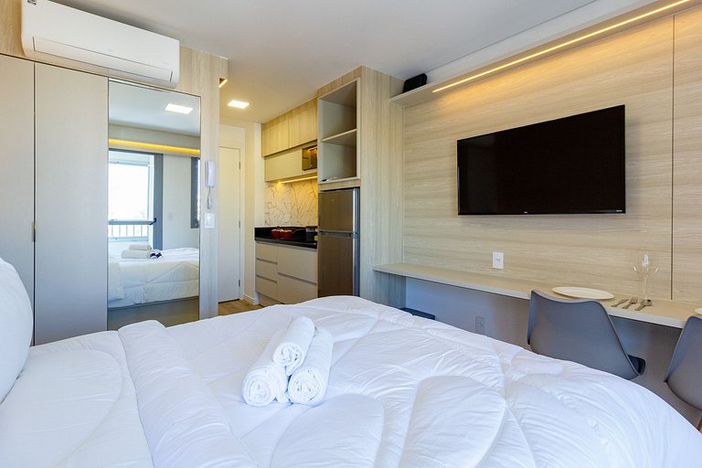 Studio Brooklin c/ Varanda, Metrô, Piscina e Coworking
