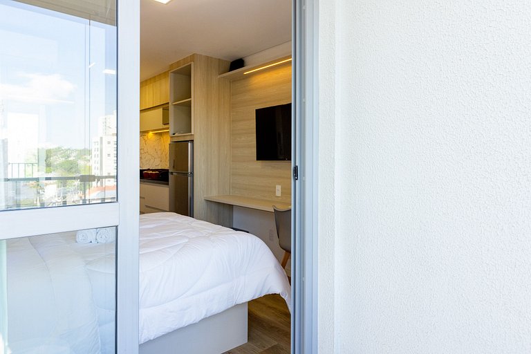 Studio Brooklin c/ Varanda, Metrô, Piscina e Coworking