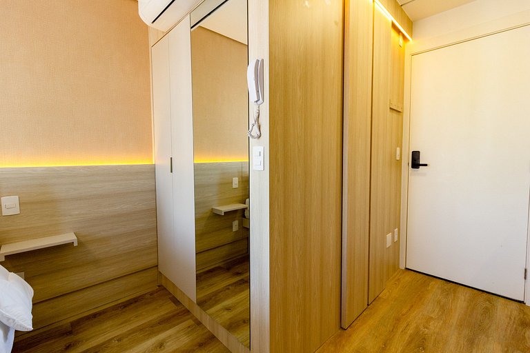 Studio Brooklin c/ Varanda, Metrô, Piscina e Coworking
