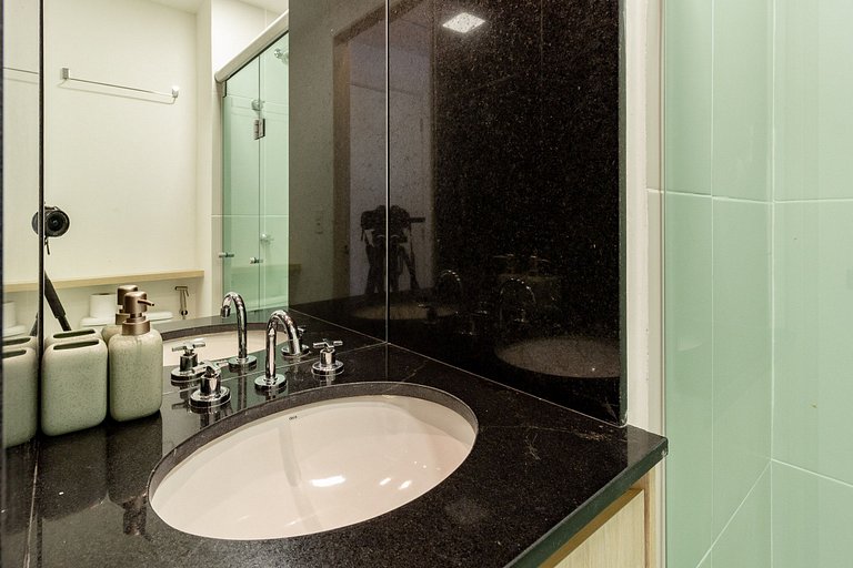 Studio c/ varanda | Ao lado do Metrô Brooklin