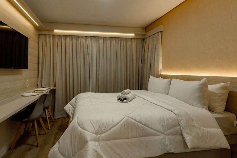 Studio c/ varanda | Ao lado do Metrô Brooklin