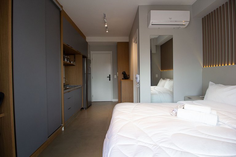 Luxo e conforto | Apto completo c/ varanda